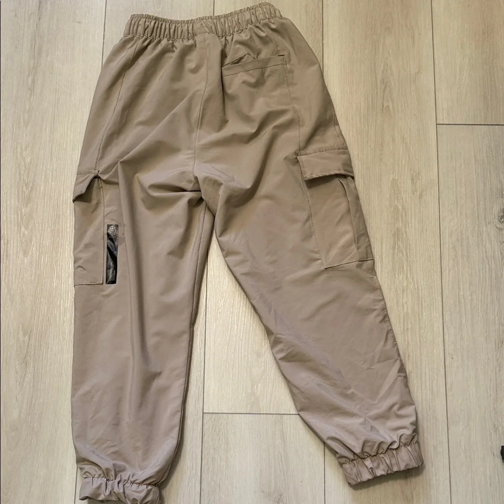 Zara Kid’s Beige Cargo Jogger Pants with Utility Pockets size 9  Inner Lining